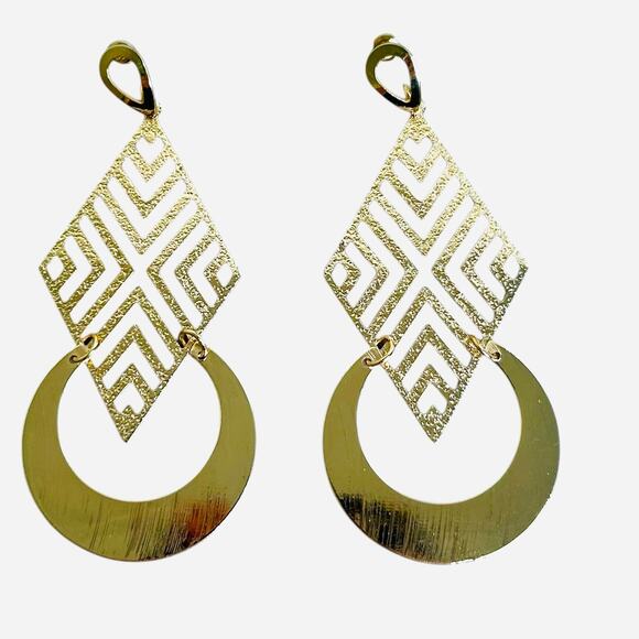 Vintage Gold Tone Cut Out Geometric Clip On Earrings - Picture 1 of 3
